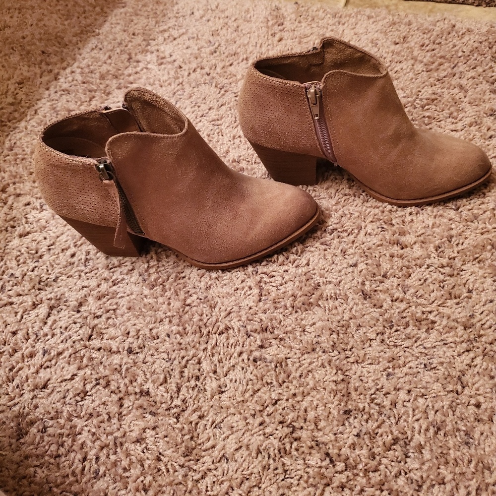 EDL presents pop shoes